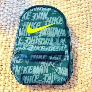 Nike‎ lunch box